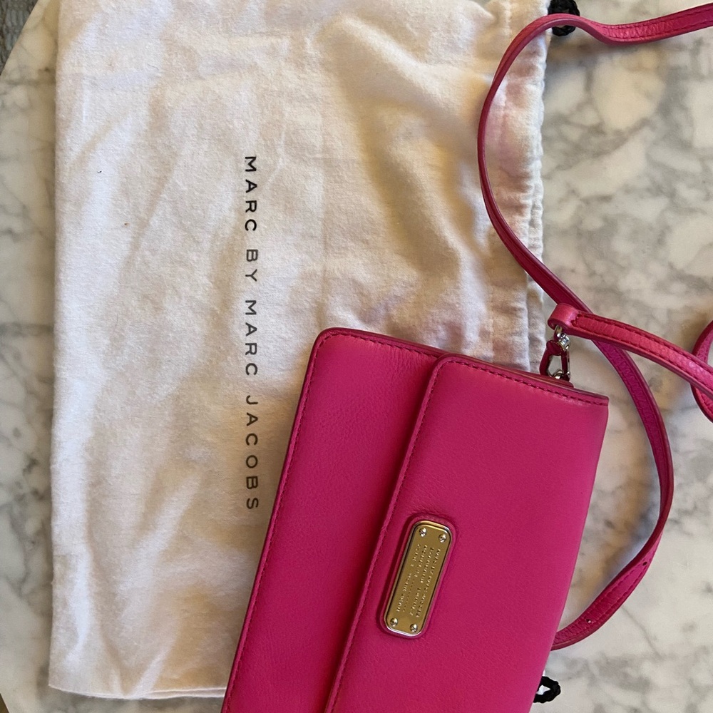 Like new! Marc by Marc Jacobs pink crossbody
